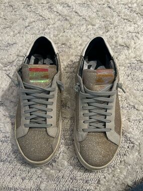 P448 John Platinum Glitter